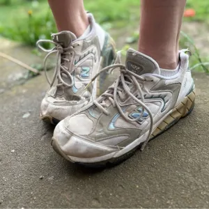 New Balance Women's Used Athletic Shoes - White and Blue