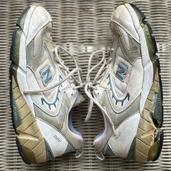 New Balance Women's Used Athletic Shoes - White and Blue