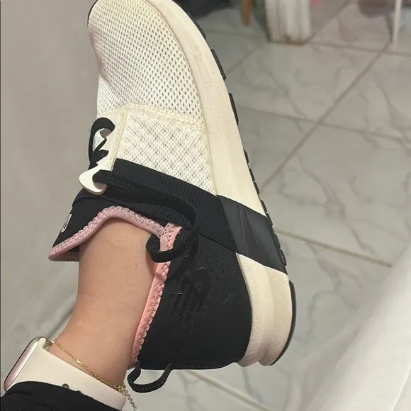 New Balance Women's White and Pink Sneakers