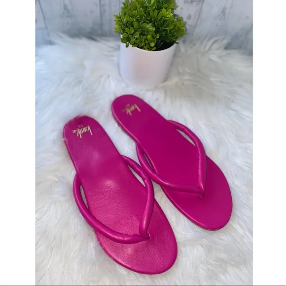 NEW | Beek Sunbird Sandals | Fuschia
