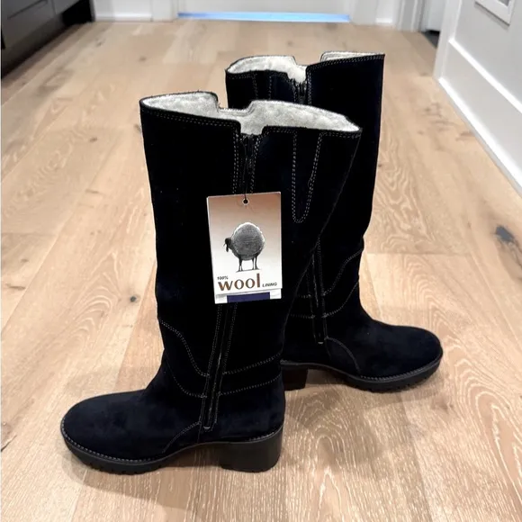 New Bos. &amp; Co. Navy Suede Shearling Lined Waterproof Fashion Boots, Size 38- 7.5