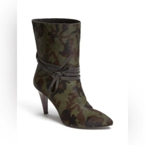 NEW - Cameron Silver for Nine West 'Painted Heart' Boots