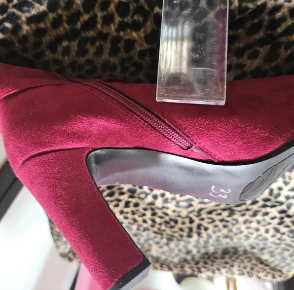 NEW FASHIONABLE RED KNEE HIGH BOOTS SIZE: 12M WIDE CALF 16&quot; CIRCUMFERENCE