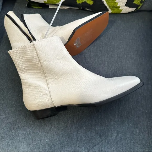 NEW Frame le Maddox ankle cream boots euro 38 or 7.5 reg $498