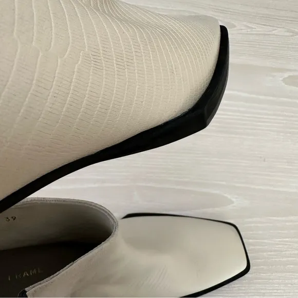 NEW Frame le Maddox ankle cream boots euro 38 or 7.5 reg $498