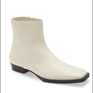 NEW Frame le Maddox ankle cream boots euro 38 or 7.5 reg $498