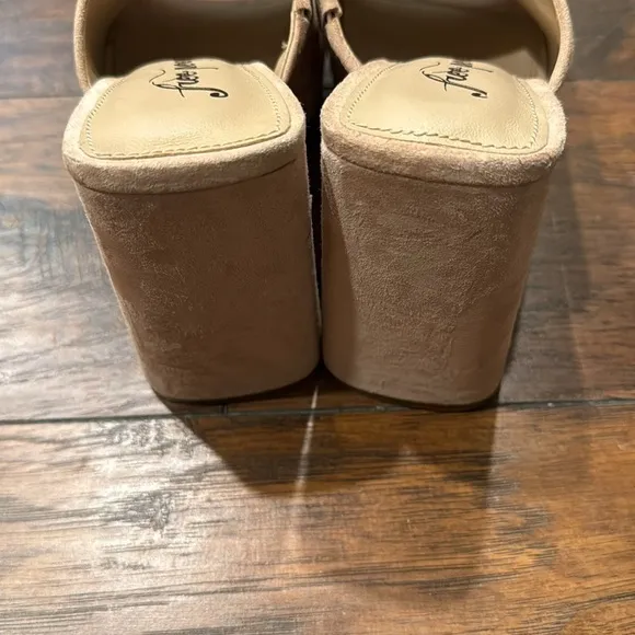 NEW! Free People Pearl Sand Margo Platform Sandal -  Size 39EU/9US