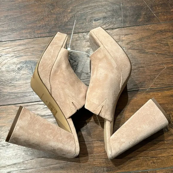 NEW! Free People Pearl Sand Margo Platform Sandal -  Size 39EU/9US