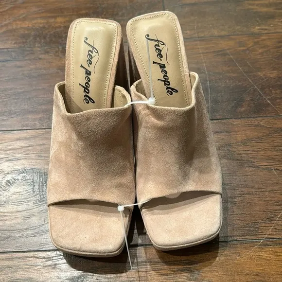 NEW! Free People Pearl Sand Margo Platform Sandal -  Size 39EU/9US