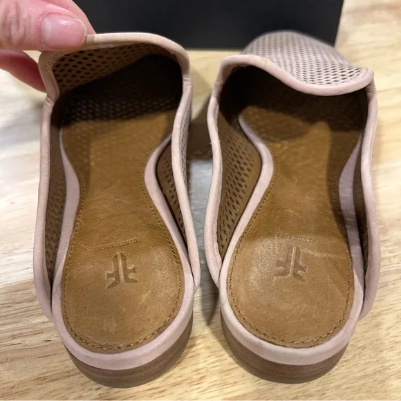NEW Frye Women's Gwen Slide Laser Cut Perforated Nude Blush Nubuck Leather 5.5