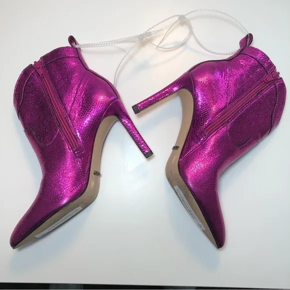NEW Gianni Bini Ezlee Pink Snake Embossed Western Stiletto Heel Booties size 5