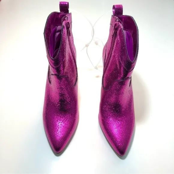 NEW Gianni Bini Ezlee Pink Snake Embossed Western Stiletto Heel Booties size 5
