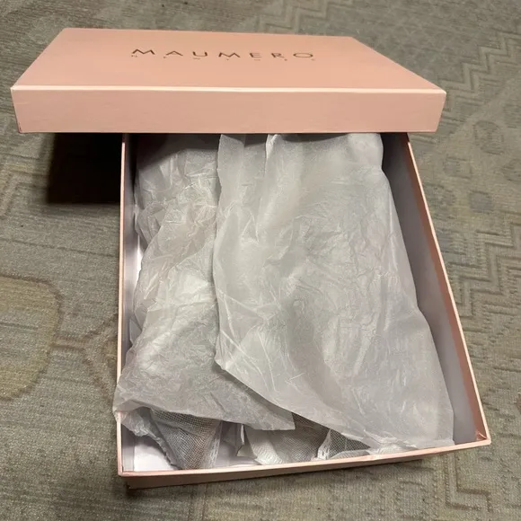 New in the box Maumero new Women Beautiful 😍 Casual Gray Color Shoes Siz…