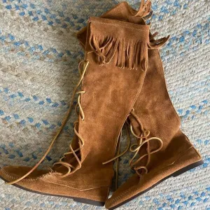 NEW Minnetonka suede moccasin fringe Indian knee high boots 7