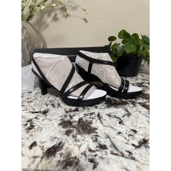 New Naturalizer Brenta black smooth Strappy dress sandals