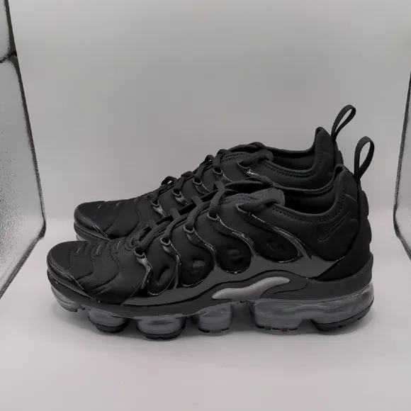 New Nike Air Vapormax Plus Men's Athletic Shoes Black DH1063-001 Sz 8.5