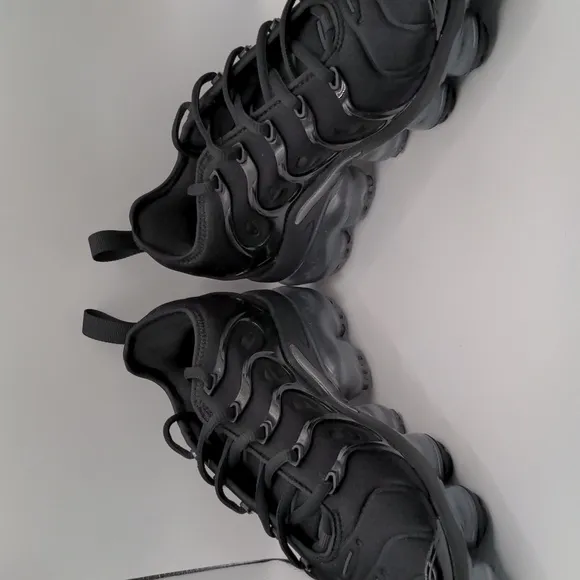 New Nike Air Vapormax Plus Men's Athletic Shoes Black DH1063-001 Sz 8.5