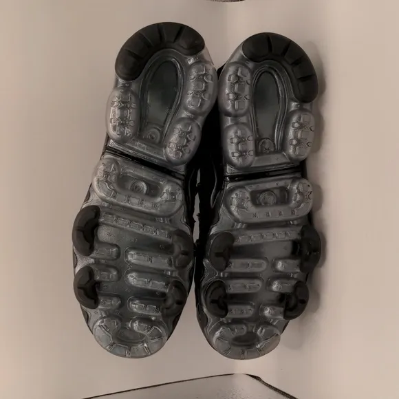 New Nike Air Vapormax Plus Men's Athletic Shoes Black DH1063-001 Sz 8.5