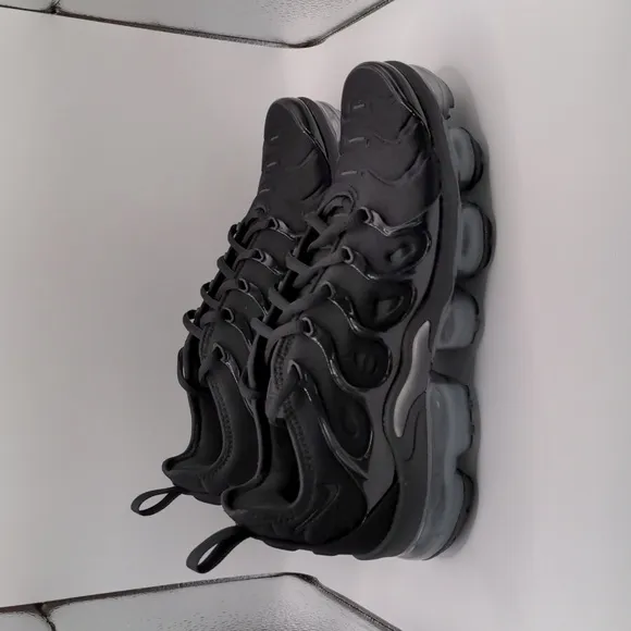 New Nike Air Vapormax Plus Men's Athletic Shoes Black DH1063-001 Sz 8.5