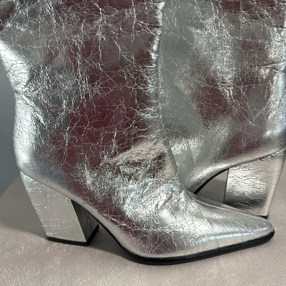 New Steve Madden Silver Croft Women's Knee-High Heeled Boots in Crushed Silver