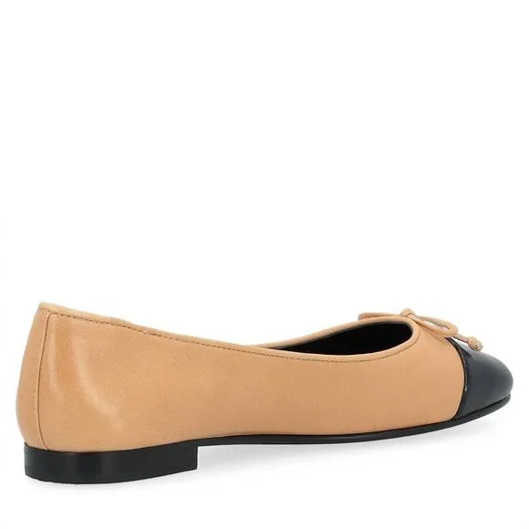 NEW TORY BURCH women's cap-toe ballet flats in ginger/black