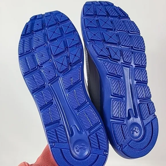 NEW Under Armour BGS Outhustle PRINT Grey Blue Youth Sz 6.5  Athletic Shoes $55