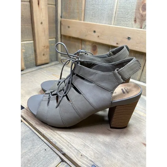 NEW US9.5 Clarks Sage Nubuck Banoy Waneta Dress Sandals Lace Up