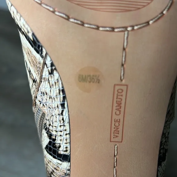 NEW Vince Camuto Fendels Snake Knee High Boots SZ 6