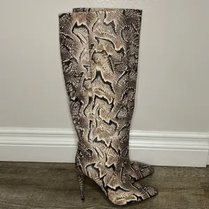 NEW Vince Camuto Fendels Snake Knee High Boots SZ 6
