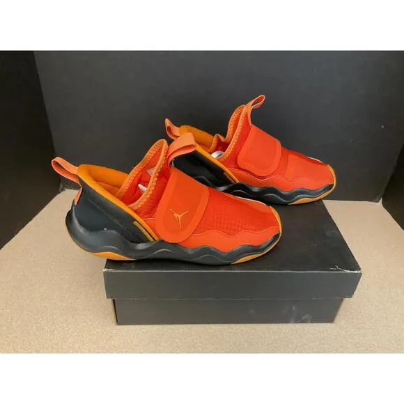 New! Youth’s Nike Air Jordan 23/7 (PS) Team Orange Athletic Shoes. Size 2Y.