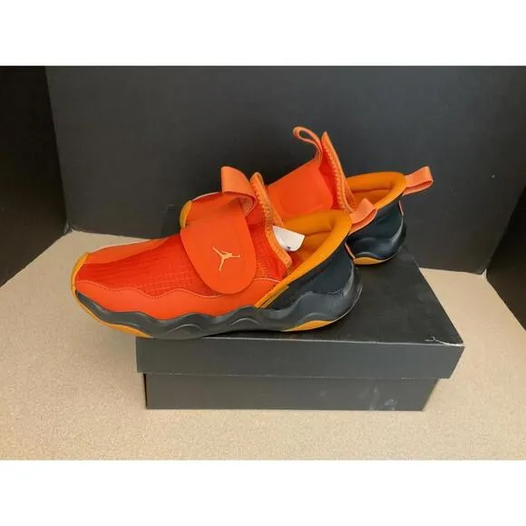 New! Youth’s Nike Air Jordan 23/7 (PS) Team Orange Athletic Shoes. Size 2Y.