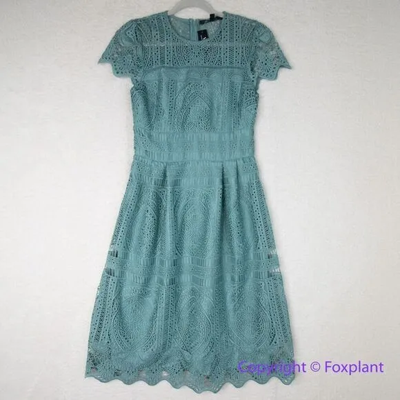 New! White House Black‎ Market Embroidered Lace Fit-and-Flare Dress, size 2