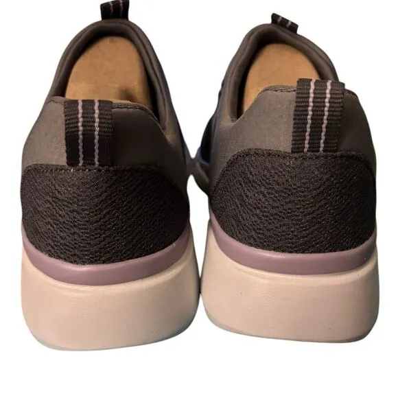 NIB BZees Hero Slip On Sneakers Women's Size 6 M Gray Lavender Stretchy Laces