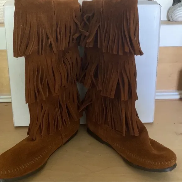 NIB MINNETONKA | Brown 3-Layer Fringe Boots | 6