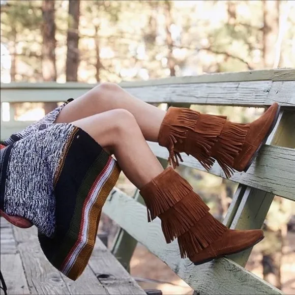 NIB MINNETONKA | Brown 3-Layer Fringe Boots | 6