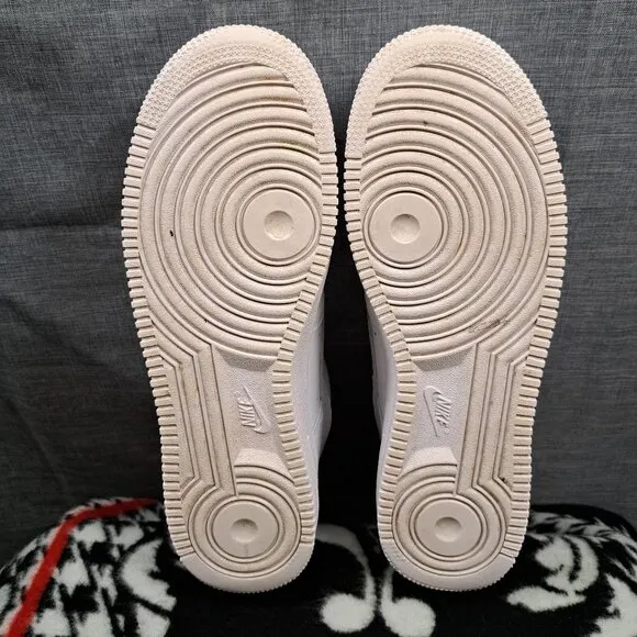 Nike Air Force 1 '07 Low Mens Size 11.5 White Athletic Shoes Sneakers CW2288-111