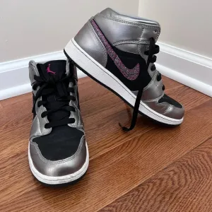 Nike Air Jordan 1 Mid Sneakers Silver Pink Glitter Shoes Youth Size 6Y