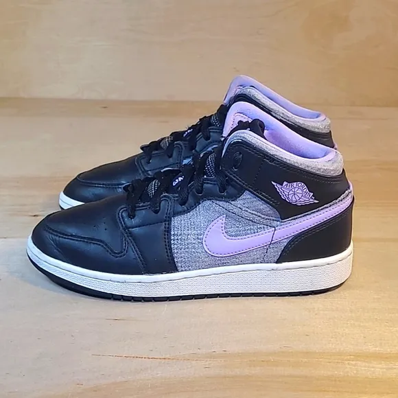Nike Air Jordan 1 Mids GS Black Purple Leather Athletic Shoes