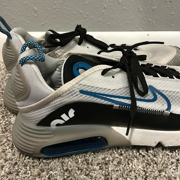 Nike Air Max 2090 Green Abyss Athletic Shoes White