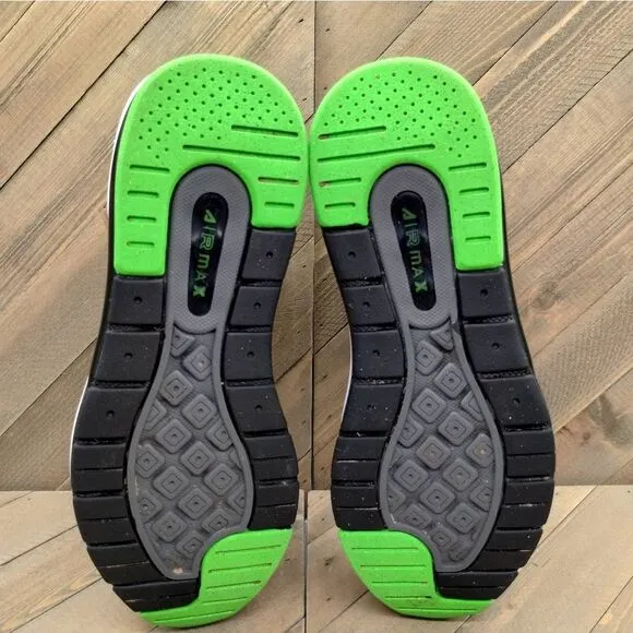 Nike Air‎ Max Genome Athletic Sneakers Womens Size 8.5 Black Green Silver Shoes