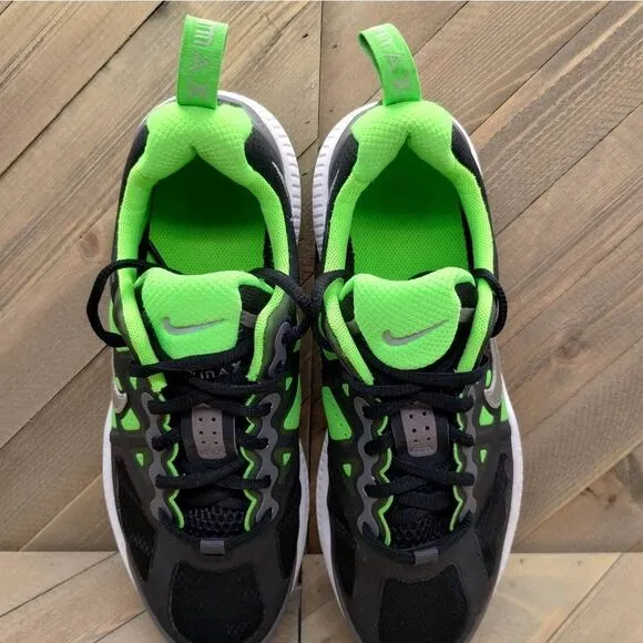 Nike Air‎ Max Genome Athletic Sneakers Womens Size 8.5 Black Green Silver Shoes
