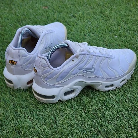 NIKE AIR MAX PLUS TN GS - Kids Shoes - SIZE 7Y