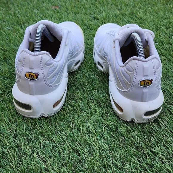 NIKE AIR MAX PLUS TN GS - Kids Shoes - SIZE 7Y