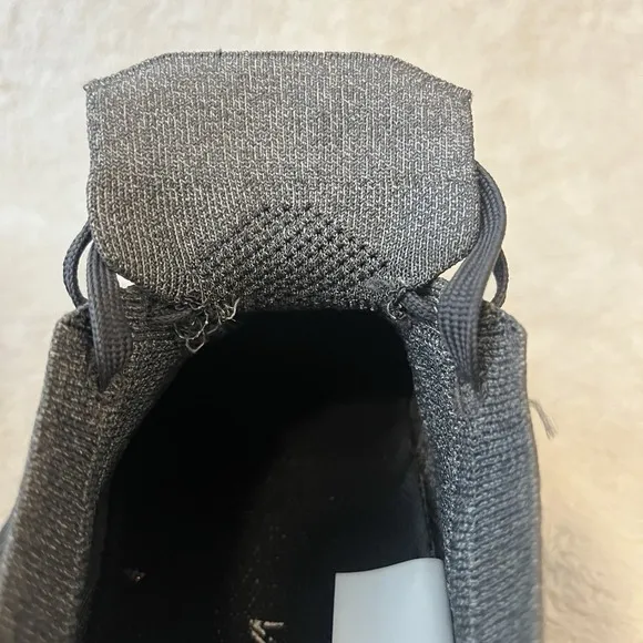 Nike Air VaporMax Mens Size 10 Athletic Shoes Wolf Grey Black Flyknit 942842-002