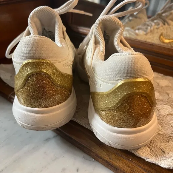 NIKE Air Zoom Cage 3 HC Phantom and Metallic Gold Sneakers Women's Size 7.5 EUC