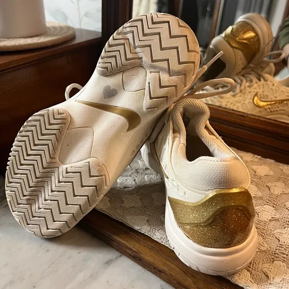 NIKE Air Zoom Cage 3 HC Phantom and Metallic Gold Sneakers Women's Size 7.5 EUC