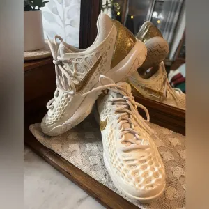 NIKE Air Zoom Cage 3 HC Phantom and Metallic Gold Sneakers Women's Size 7.5 EUC