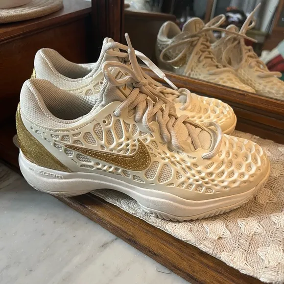 NIKE Air Zoom Cage 3 HC Phantom and Metallic Gold Sneakers Women's Size 7.5 EUC