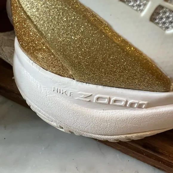 NIKE Air Zoom Cage 3 HC Phantom and Metallic Gold Sneakers Women's Size 7.5 EUC
