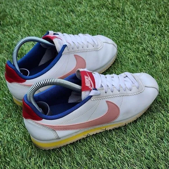 NIKE CORTEZ - Womens Shoes - SIZE 6